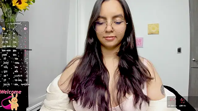 Snapshot of Valery7rose_ chatting on 09-16-25, 09:05 Valery7rose online show from 09-16-25, 09:05
