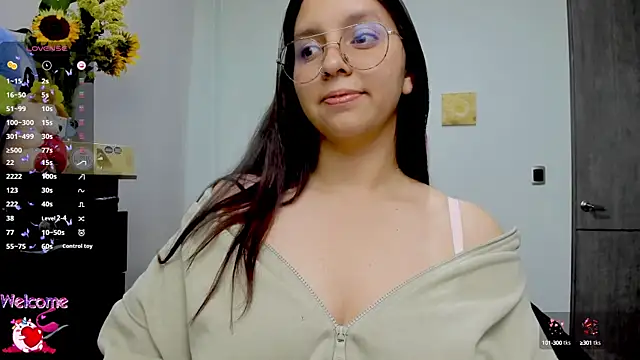 Snapshot of Valery7rose_ chatting on 09-28-25, 10:50 Valery7rose online show from 09-28-25, 10:50