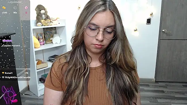 Snapshot of Valery7rose_ chatting on 01-26-25, 12:47 Valery7rose online show from 01-26-25, 12:47