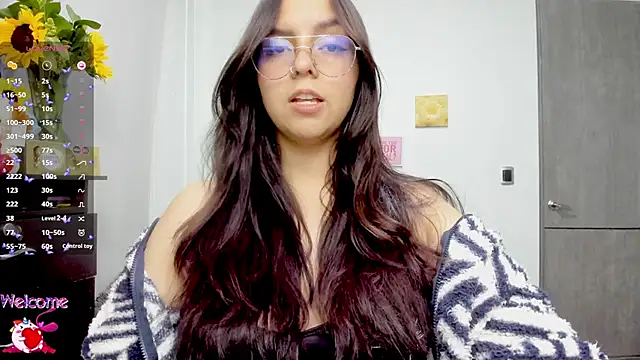 Snapshot of Valery7rose_ chatting on 09-24-25, 09:43 Valery7rose online show from 09-24-25, 09:43