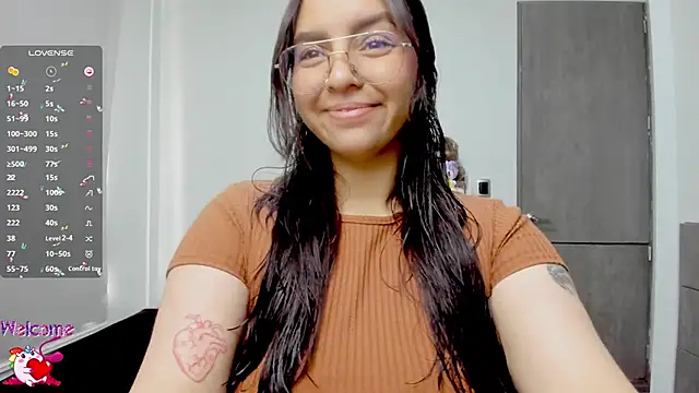 Snapshot of Valery7rose_ chatting on 10-05-25, 02:19 Valery7rose online show from 10-05-25, 02:19