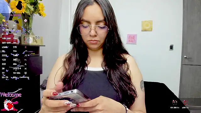 Snapshot of Valery7rose_ chatting on 09-25-25, 02:23 Valery7rose online show from 09-25-25, 02:23