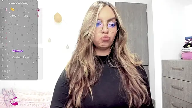 Snapshot of Valery7rose_ chatting on 02-08-25, 11:34 Valery7rose online show from 02-08-25, 11:34