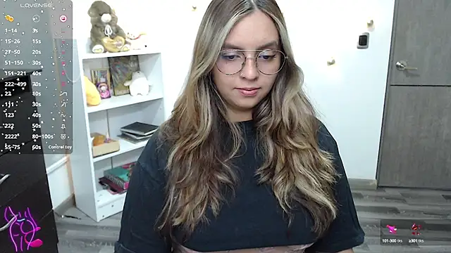 Snapshot of Valery7rose_ chatting on 01-28-25, 10:01 Valery7rose online show from 01-28-25, 10:01