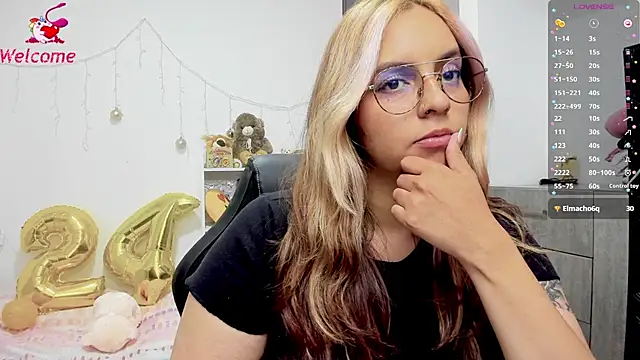Snapshot of Valery7rose_ chatting on 03-02-25, 10:34 Valery7rose online show from 03-02-25, 10:34