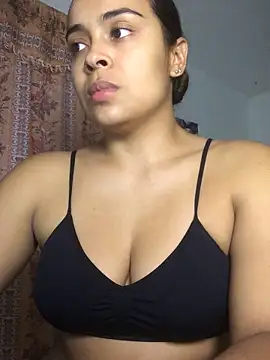 JuanaSimons online show from 05-19-26, 01:21