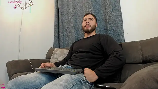 SebastianVilla  online show from 09-26-25, 12:17