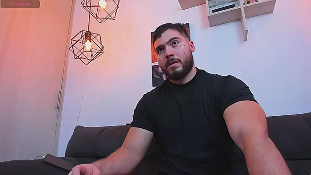 Snapshot of SebastianVilla_ chatting on 02-26-26, 06:19 SebastianVilla online show from 02-26-26, 06:19