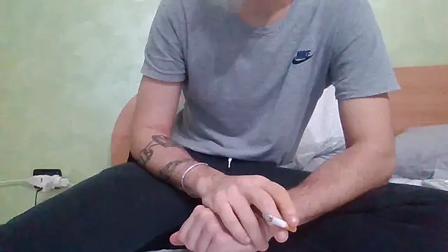 Snapshot of Drogon1000 chatting on 01-18-26, 04:32 Drogon1000 online show from 01-18-26, 04:32