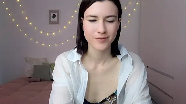 AliciaNewell online show from 05-22-26, 03:21