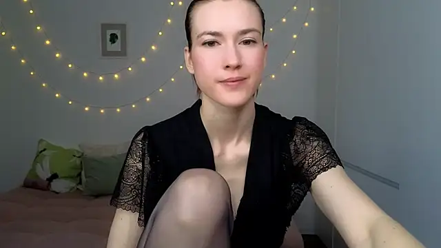 Snapshot of AliciaNewell chatting on 07-05-26, 04:19 AliciaNewell online show from 07-05-26, 04:19