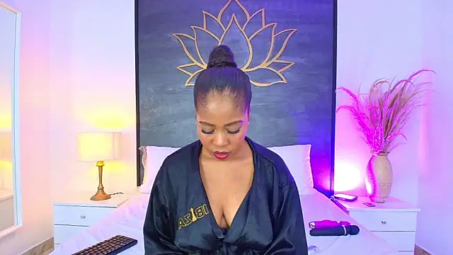 AlisonTravis online show from 04-11-26, 07:28