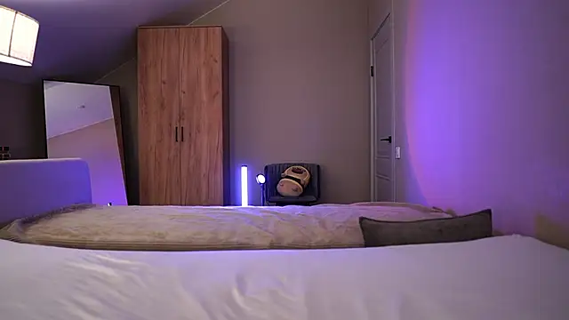 VikkiLustfull online show from 03-08-26, 08:17