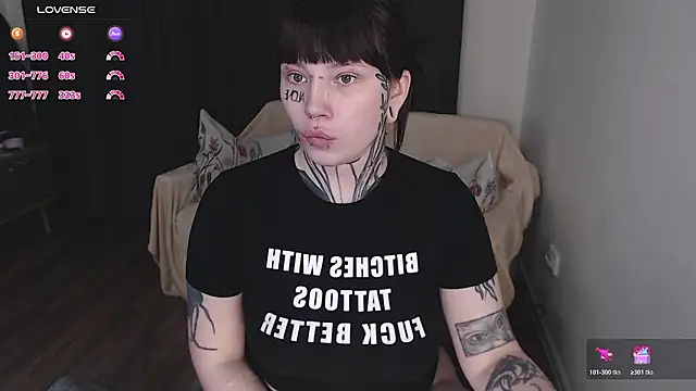 Snapshot of tradishka chatting on 03-21-26, 08:02 tradishka online show from 03-21-26, 08:02