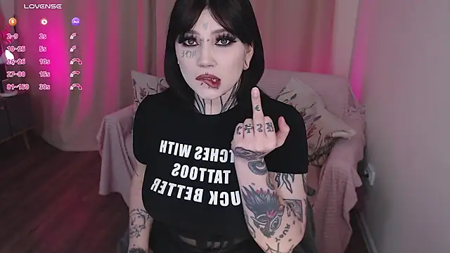 Snapshot of tradishka chatting on 03-06-26, 07:09 tradishka online show from 03-06-26, 07:09