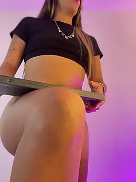 Snapshot of Emilia_Bakerr chatting on 03-06-25, 09:20 Emilia Bakerr online show from 03-06-25, 09:20