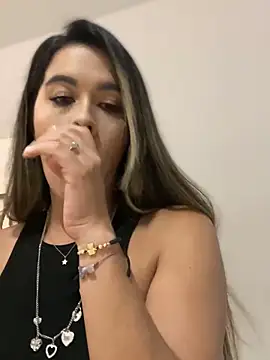 Snapshot of Emilia_Bakerr chatting on 03-13-25, 06:01 Emilia Bakerr online show from 03-13-25, 06:01