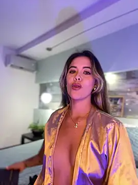 Snapshot of Emilia_Bakerr chatting on 02-13-25, 09:17 Emilia Bakerr online show from 02-13-25, 09:17