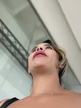 Snapshot of Emilia_Bakerr chatting on 02-19-25, 09:03 Emilia Bakerr online show from 02-19-25, 09:03