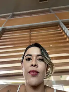 Snapshot of Emilia_Bakerr chatting on 02-21-25, 06:59 Emilia Bakerr online show from 02-21-25, 06:59