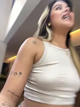 Snapshot of Emilia_Bakerr chatting on 02-06-25, 06:35 Emilia Bakerr online show from 02-06-25, 06:35