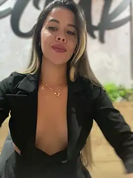 Snapshot of Emilia_Bakerr chatting on 03-16-25, 03:14 Emilia Bakerr online show from 03-16-25, 03:14