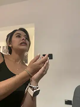 Snapshot of Emilia_Bakerr chatting on 02-18-25, 06:15 Emilia Bakerr online show from 02-18-25, 06:15