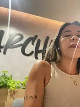 Snapshot of Emilia_Bakerr chatting on 01-21-25, 05:41 Emilia Bakerr online show from 01-21-25, 05:41