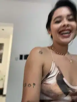 Snapshot of Emilia_Bakerr chatting on 02-12-25, 06:30 Emilia Bakerr online show from 02-12-25, 06:30