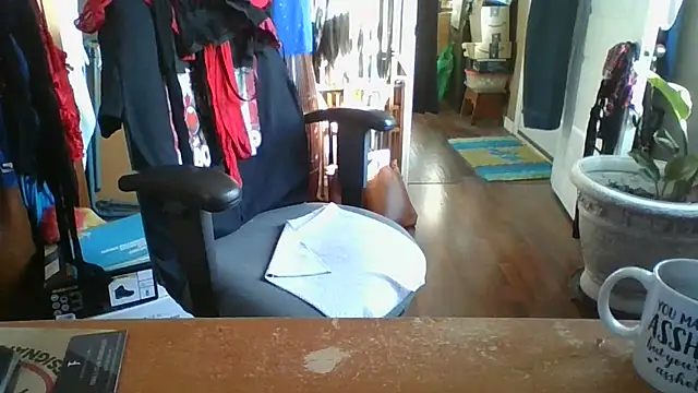 Snapshot of Daremeknot chatting on 10-15-25, 01:41 Daremeknot online show from 10-15-25, 01:41