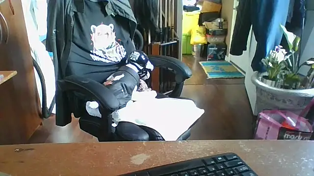 Daremeknot online show from 04-14-26, 01:49