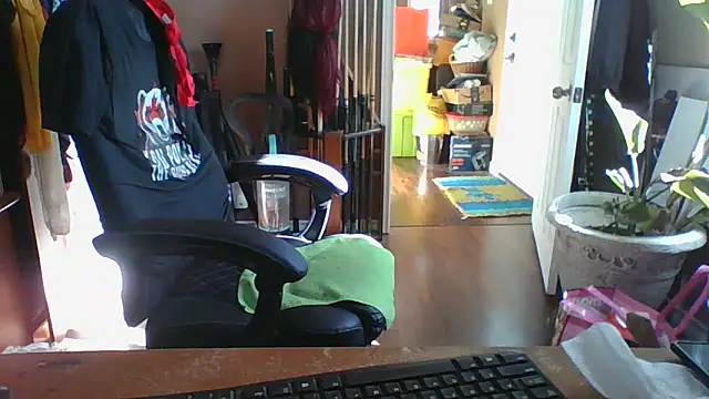Daremeknot online show from 05-12-26, 01:39
