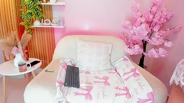 Snapshot of MrsFoucher chatting on 07-06-26, 10:12 MrsFoucher online show from 07-06-26, 10:12