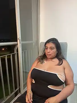 MrsFoucher online show from 03-06-25, 01:05