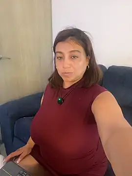 MrsFoucher online show from 11-28-25, 01:22