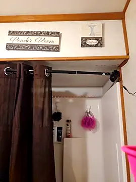 sweetkitty111 online show from 10-28-25, 04:02