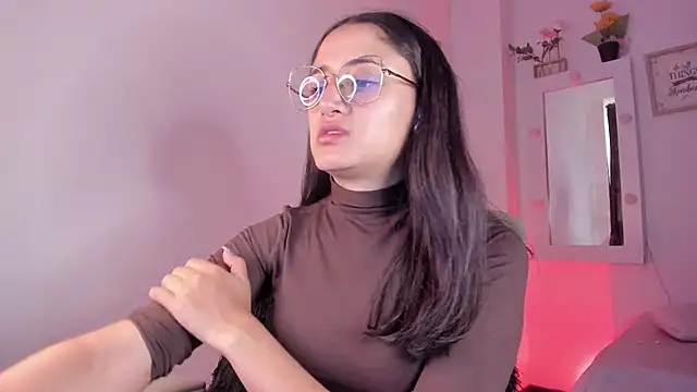  Caroliinee  online show from 09-24-25, 04:57