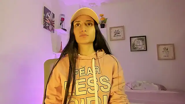  Caroliinee  online show from 02-16-25, 01:58