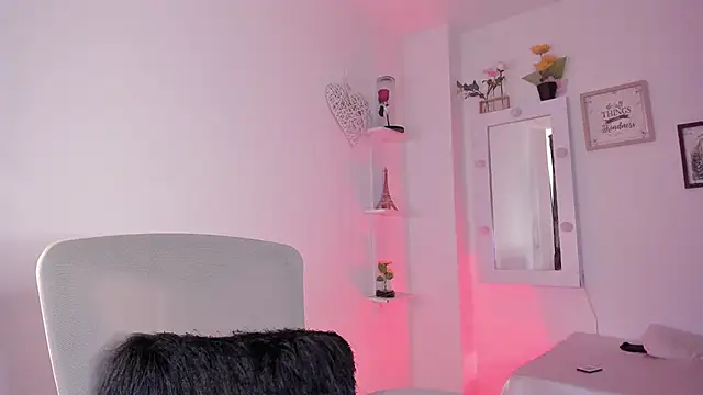  Caroliinee  online show from 10-02-25, 06:33