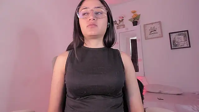  Caroliinee  online show from 09-09-25, 04:49