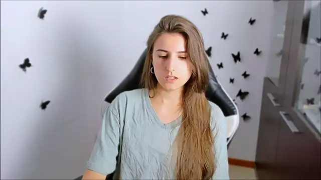 Snapshot of PumpkinCutiePie chatting on 09-21-25, 04:23 PumpkinCutiePie online show from 09-21-25, 04:23