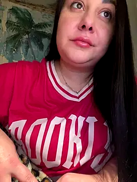 DaisyStreet online show from 12-17-25, 03:39