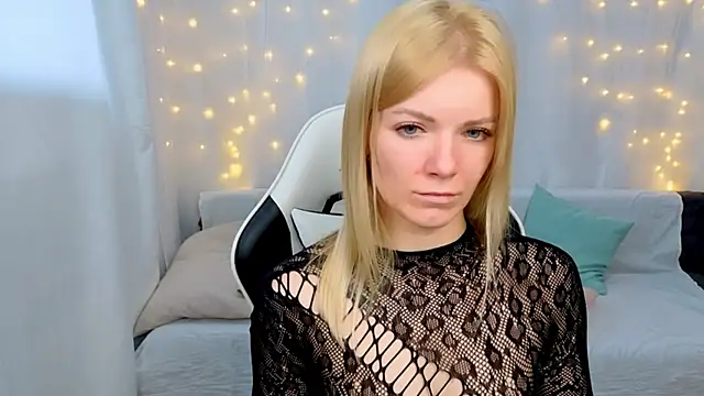 Lily Daviss online show from 04-23-26, 03:24