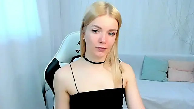 Lily Daviss online show from 04-13-26, 02:26