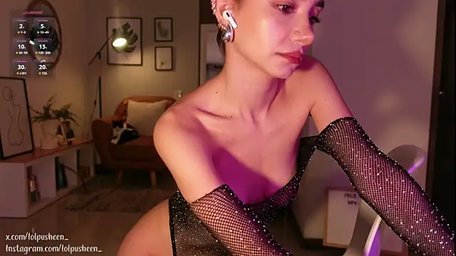 Snapshot of JulietteDee chatting on 03-07-25, 10:43 JulietteDee online show from 03-07-25, 10:43