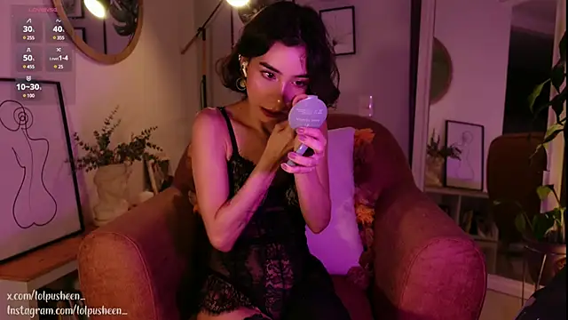 Snapshot of JulietteDee chatting on 02-03-25, 12:36 JulietteDee online show from 02-03-25, 12:36