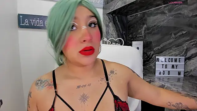 miss danika online show from 12-05-25, 11:09