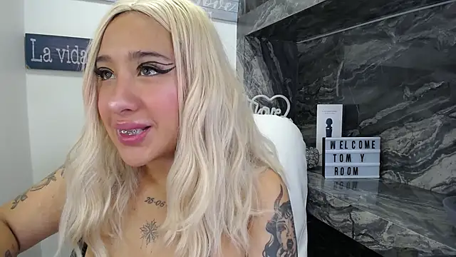 miss danika online show from 10-06-25, 11:11