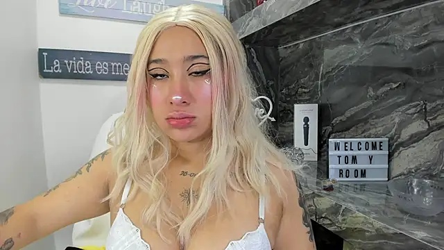 miss danika online show from 10-08-25, 11:01