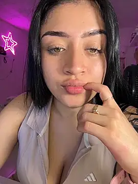 lucianaroy online show from 04-19-26, 05:52